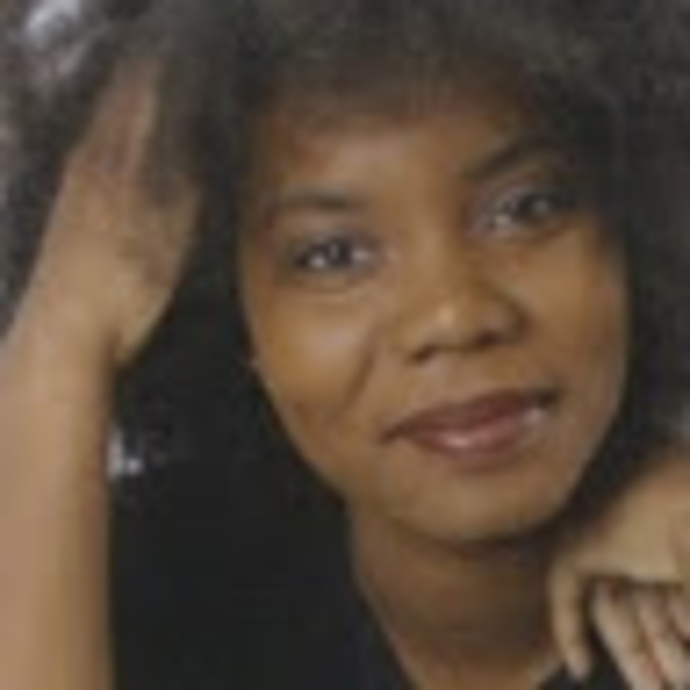 Meet your Posher, Lynettra